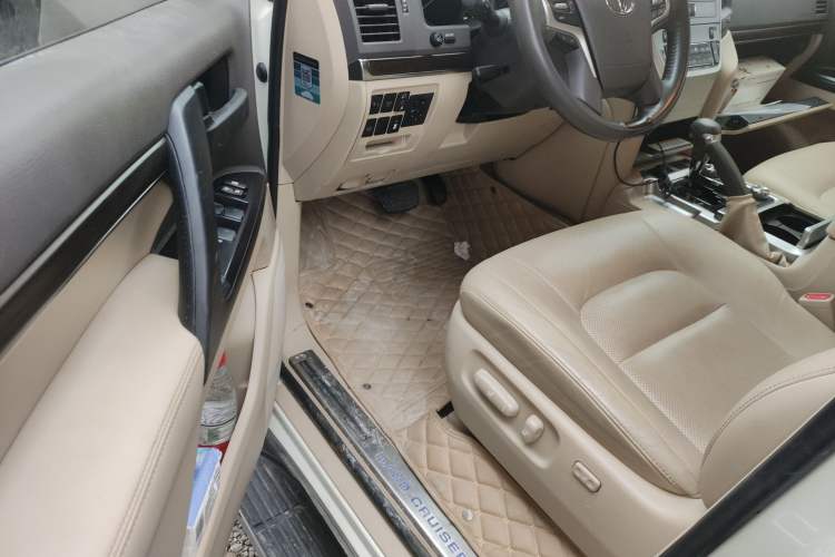 Used Toyota Land Cruiser 2018 4.0L Automatic 7-Seater U.S. Specification Driver Seat