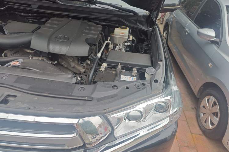 Used Toyota Land Cruiser  Engine Bay Left