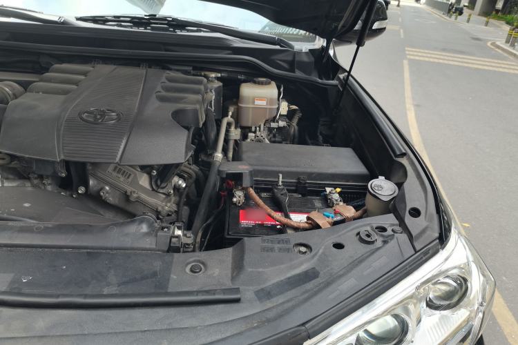 Used Toyota Land Cruiser  Engine Bay Left