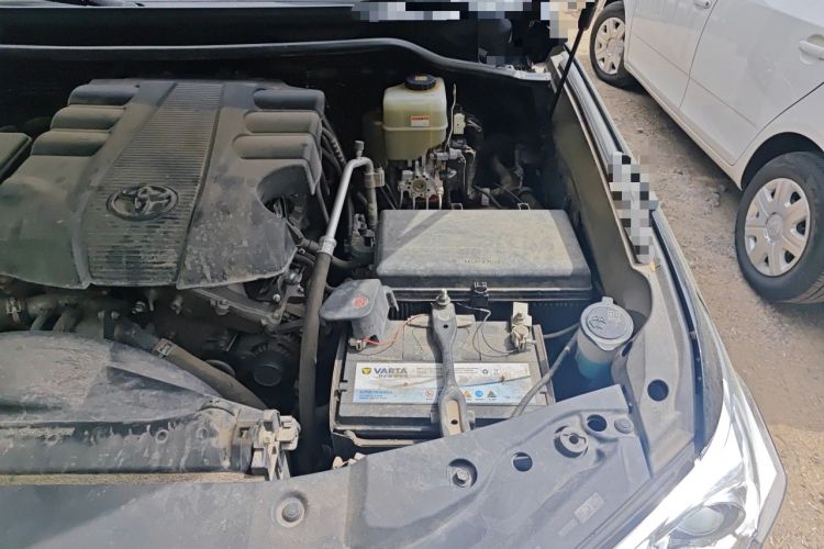 Used Toyota Land Cruiser 2018 4.0 Iron-Wheel Refrigerator Basic Version with No Electric Base Middle East Market Engine Bay Left