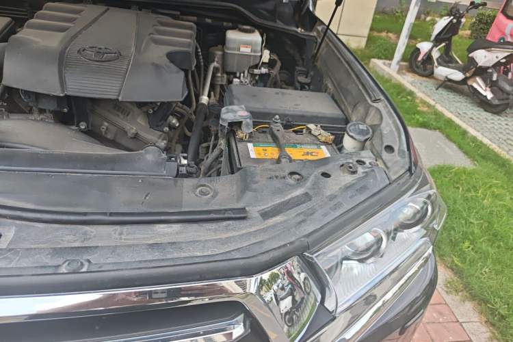 Used Toyota Land Cruiser  Engine Bay Left