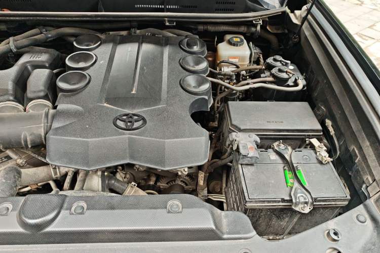 Used Toyota Land Cruiser 2018 4.0L Automatic 7-Seater U.S. Specification Engine Bay Left