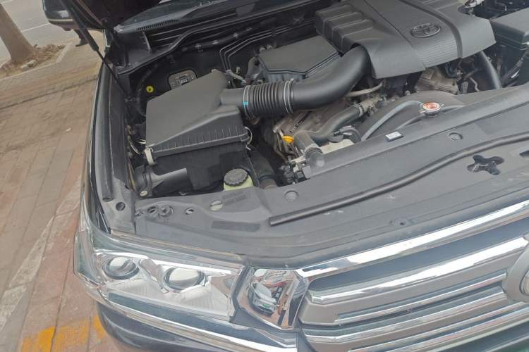 Used Toyota Land Cruiser  Engine Bay Right
