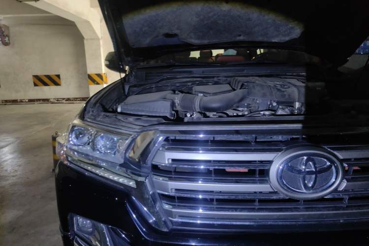 Used Toyota Land Cruiser  Engine Bay Right