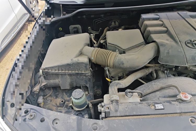Used Toyota Land Cruiser 2018 4.0 Iron-Wheel Refrigerator Basic Version with No Electric Base Middle East Market Engine Bay Right