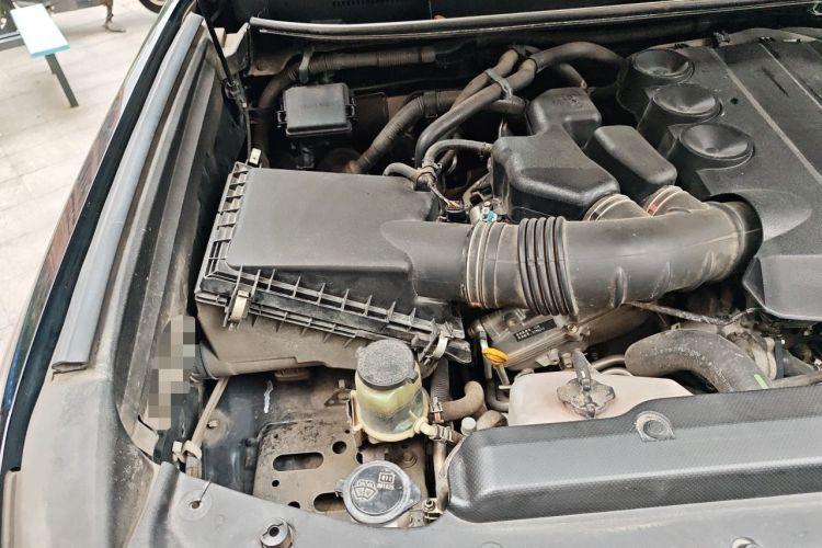 Used Toyota Land Cruiser 2018 4.0L Automatic 7-Seater U.S. Specification Engine Bay Right