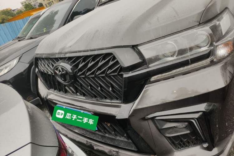 Used Toyota Land Cruiser 2018 4.0L Automatic 7-Seater U.S. Specification Front