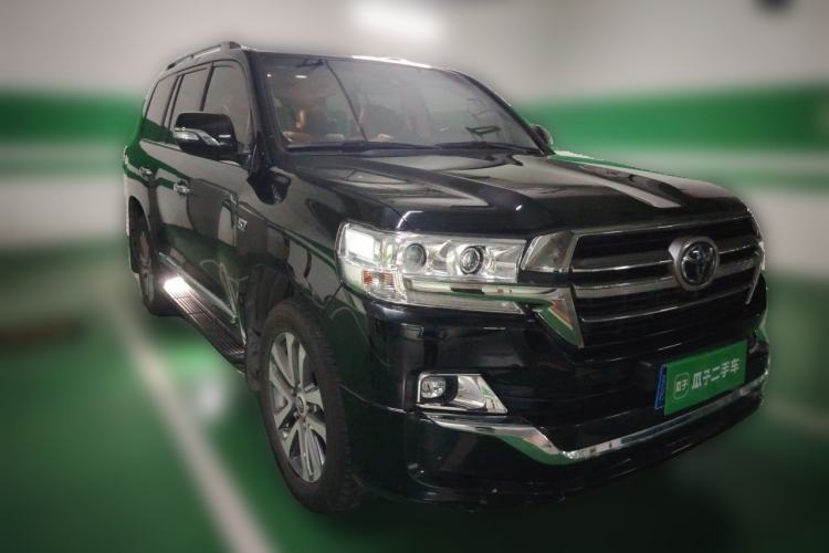 Used Toyota Land Cruiser 2018 5.7L VX-S 7-Seater Middle East Version Front Right 45 Deg