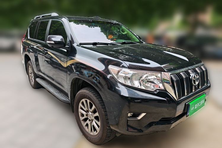 Used Toyota Land Cruiser 2018 4.0L Automatic 7-Seater U.S. Specification Front Right 45 Deg