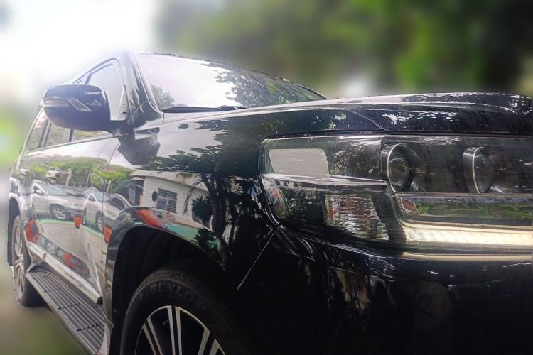 Used Toyota Land Cruiser  Front Right 45 Deg