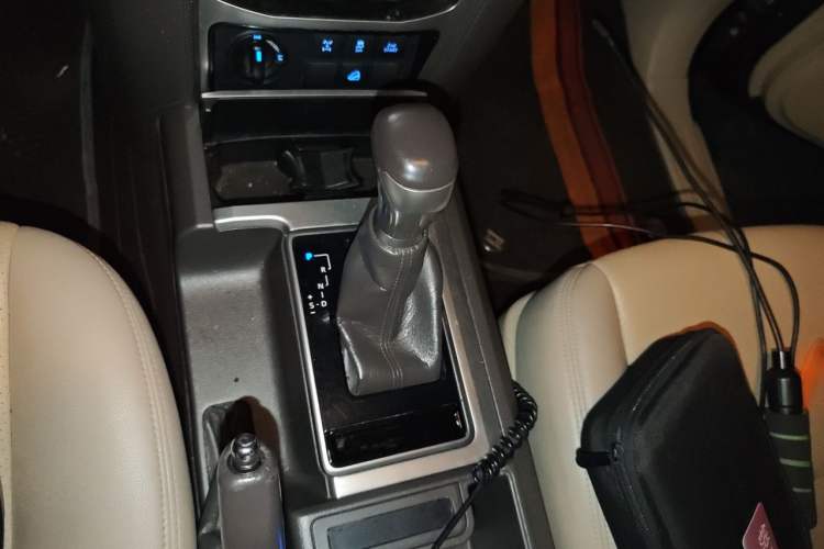 Used Toyota Land Cruiser 2018 4.0L Automatic 7-Seater U.S. Specification Gear Lever