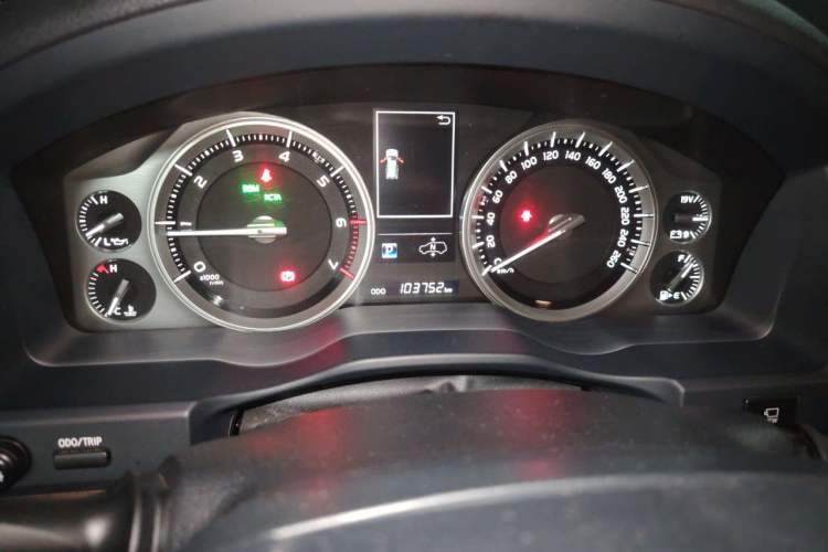 Used Toyota Land Cruiser 2018 5.7L VX-S 7-Seater Middle East Version Instrument Cluster