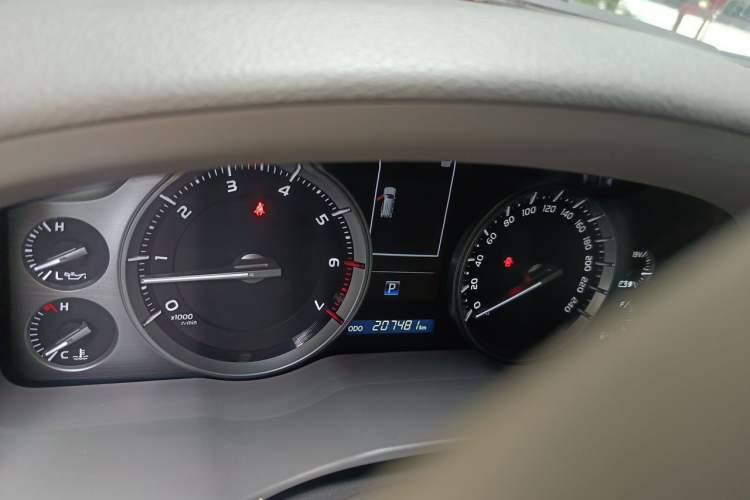 Used Toyota Land Cruiser  Instrument Cluster