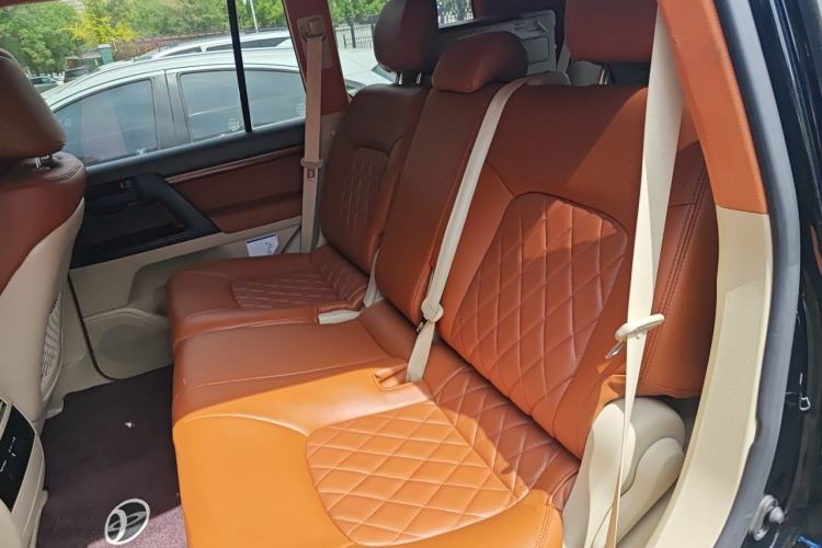 Used Toyota Land Cruiser 2018 4.0 Iron-Wheel Refrigerator Basic Version with No Electric Base Middle East Market Left Rear Seat