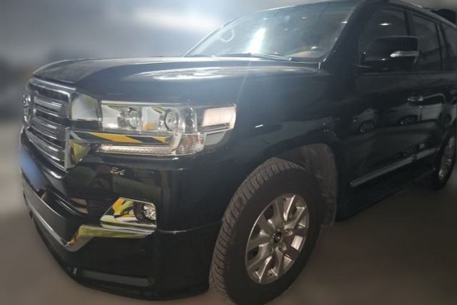 Toyota Land Cruiser 2018 Toyota Land Cruiser, 7-seater, 4.5-liter diesel usado