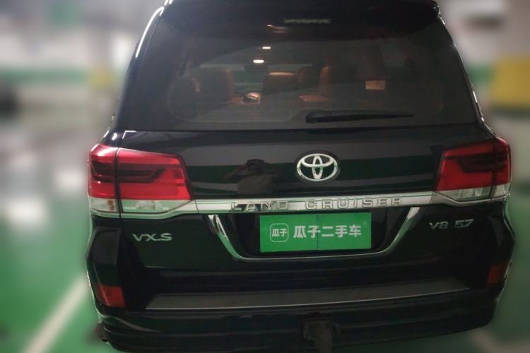 Used Toyota Land Cruiser 2018 5.7L VX-S 7-Seater Middle East Version Rear