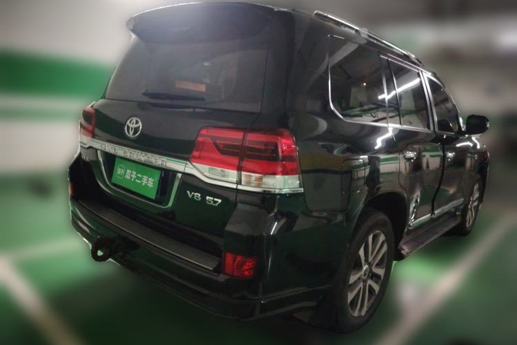 Used Toyota Land Cruiser 2018 5.7L VX-S 7-Seater Middle East Version Rear Right 45 Deg