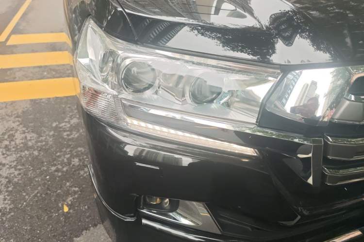 Used Toyota Land Cruiser  Right Front Headlight