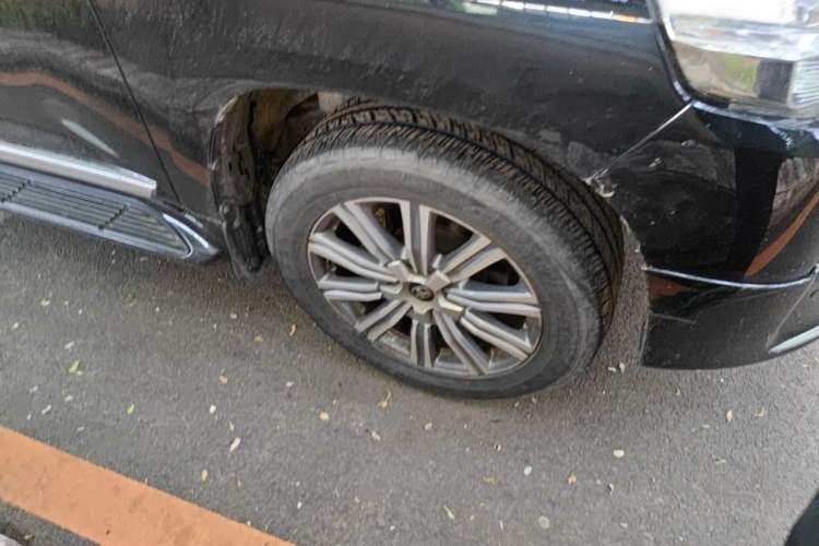 Used Toyota Land Cruiser  Right Front Wheel Hub