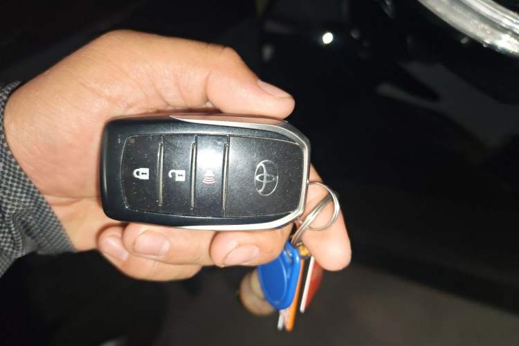 Used Toyota Land Cruiser  Vehicle Key