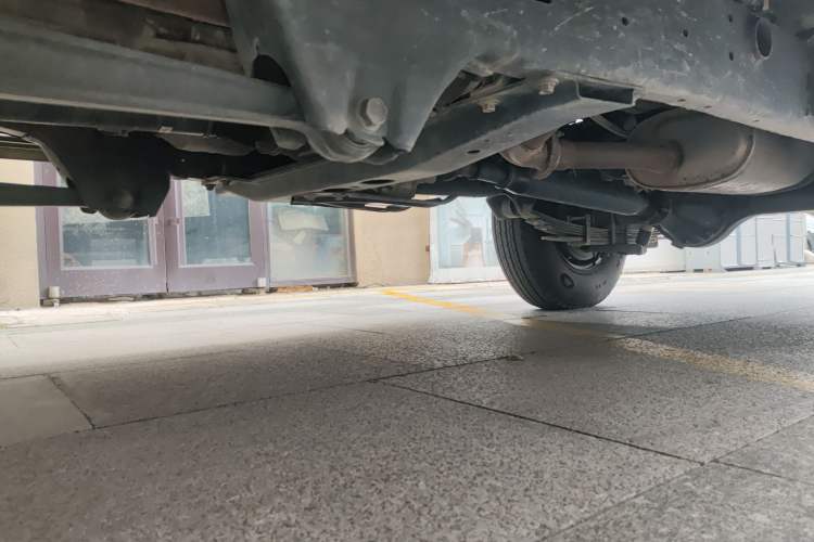 Used Toyota Land Cruiser 2018 4.0L LC76 4-Seater Four-Wheel Drive Middle East Version Chassis Front Left