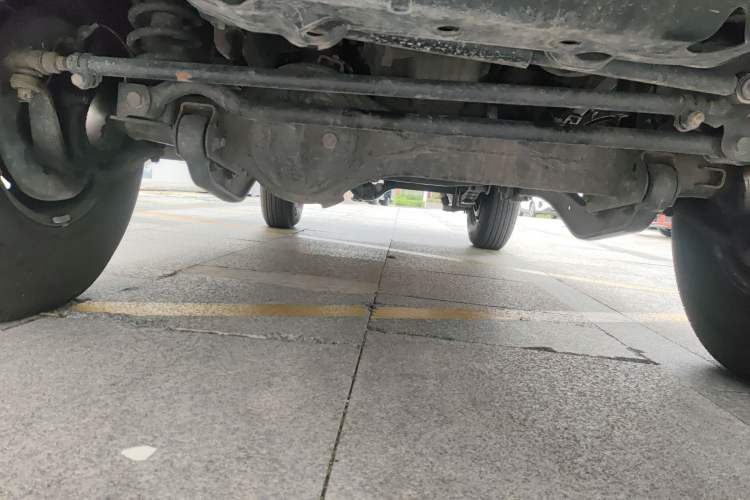 Used Toyota Land Cruiser 2018 4.0L LC76 4-Seater Four-Wheel Drive Middle East Version Chassis Front