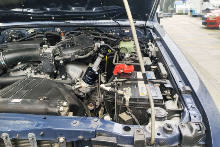 Used Toyota Land Cruiser 2018 4.0L LC76 4-Seater Four-Wheel Drive Middle East Version Engine Bay Left