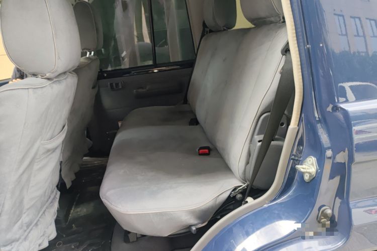 Used Toyota Land Cruiser 2018 4.0L LC76 4-Seater Four-Wheel Drive Middle East Version Left Rear Seat