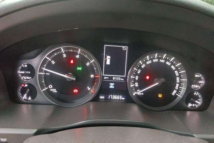 Used Toyota Land Cruiser  Instrument Cluster