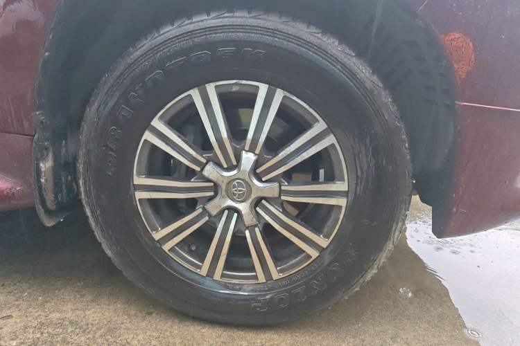 Used Toyota Land Cruiser  Right Front Wheel Hub