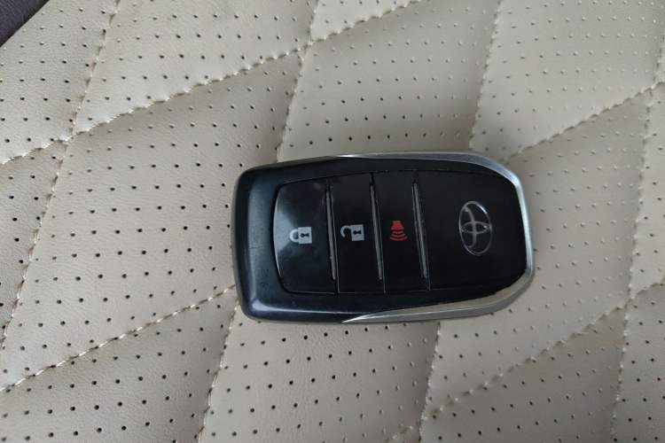 Used Toyota Land Cruiser  Vehicle Key