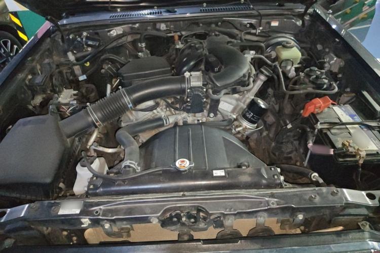 Used Toyota Land Cruiser  Engine Bay