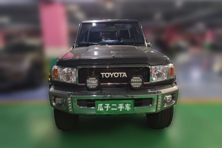Used Toyota Land Cruiser  Front