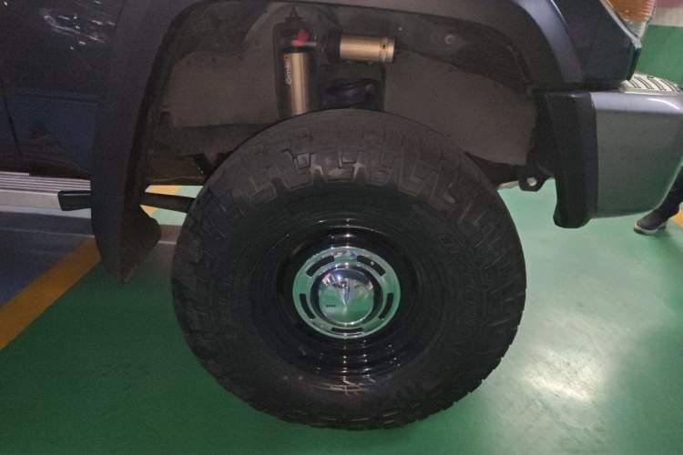 Used Toyota Land Cruiser  Right Front Wheel Hub