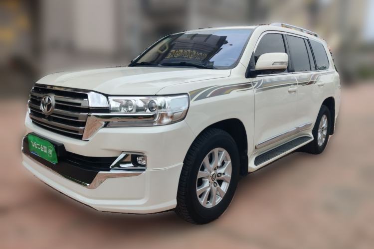 Toyota Land Cruiser 2018 model, 5.7-liter engine, 7 seats, with windows, automatic transmission. مستعملة Guazi used car, China used car export, Used car for sale, Used  cars, Cheapest cars for sale