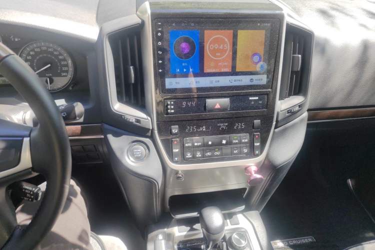 Used Toyota Land Cruiser  Audio And AC Panel
