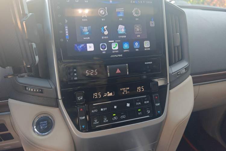 Used Toyota Land Cruiser  Audio And AC Panel