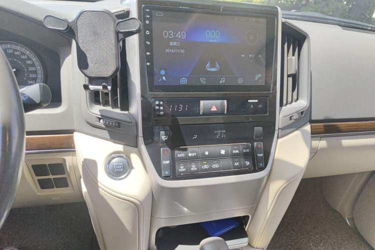 Used Toyota Land Cruiser 2018 4.0L GX-R Gasoline 7-Seater Middle East Audio And AC Panel