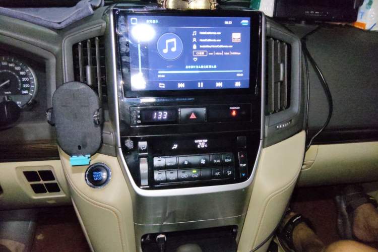 Used Toyota Land Cruiser 2018 4.0L GX-R Gasoline 7-Seater Middle East Audio And AC Panel