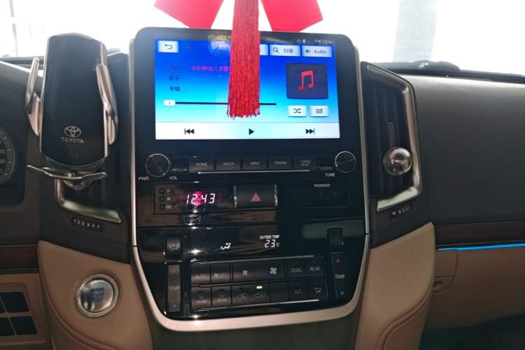 Used Toyota Land Cruiser 2018 4.0L GX-R Gasoline 7-Seater Middle East Audio And AC Panel