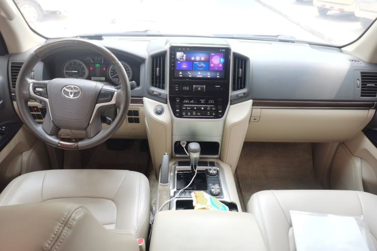 Used Toyota Land Cruiser  Center Console