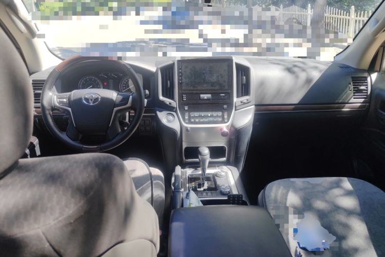 Used Toyota Land Cruiser  Center Console