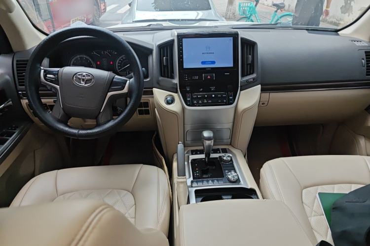 Used Toyota Land Cruiser  Center Console