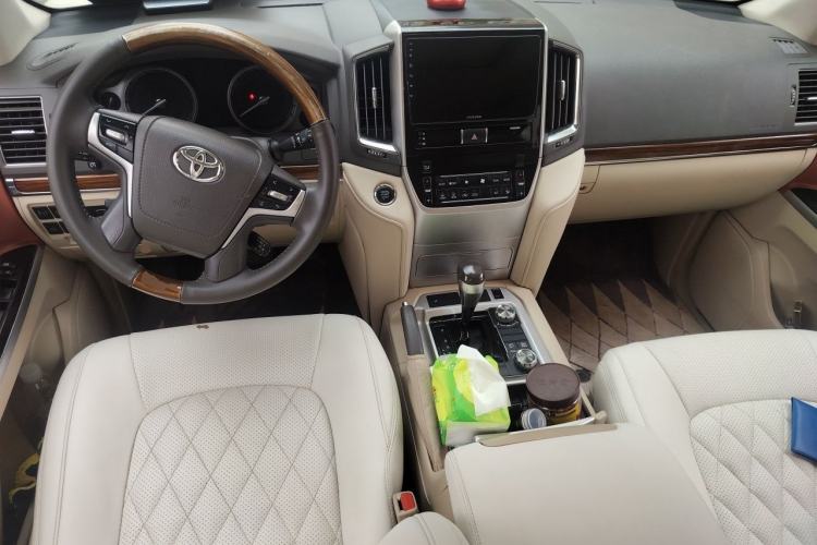 Used Toyota Land Cruiser  Center Console