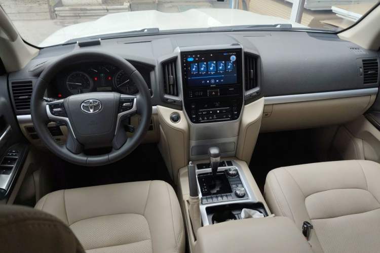 Used Toyota Land Cruiser  Center Console