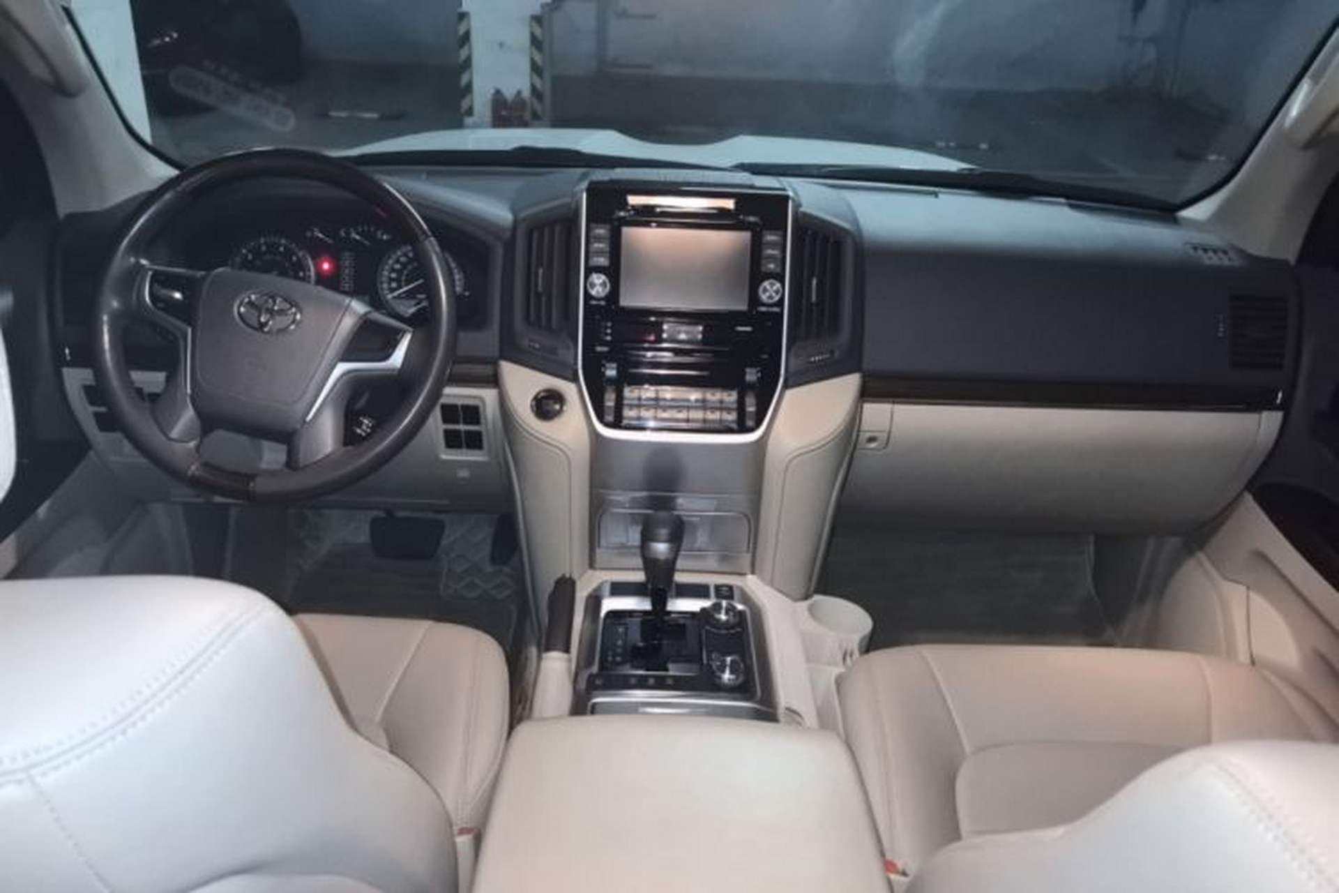 Used Toyota Land Cruiser  Center Console