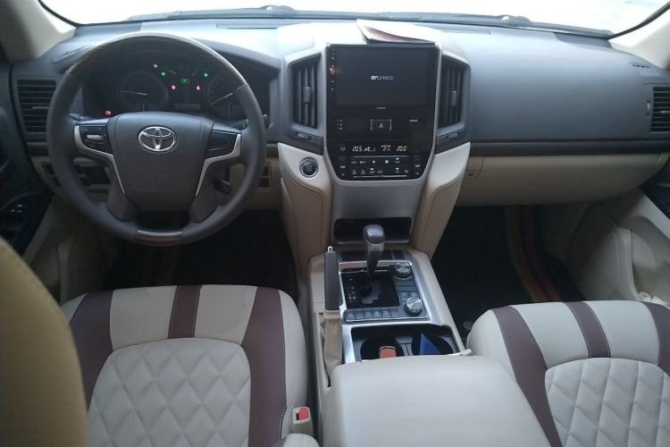 Used Toyota Land Cruiser  Center Console