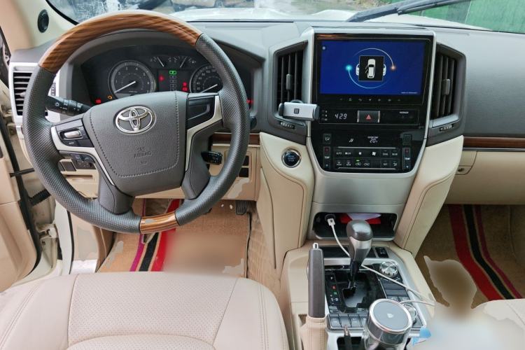 Used Toyota Land Cruiser  Center Console
