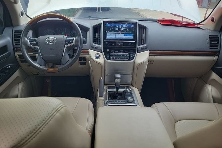 Used Toyota Land Cruiser  Center Console