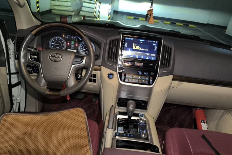 Used Toyota Land Cruiser  Center Console
